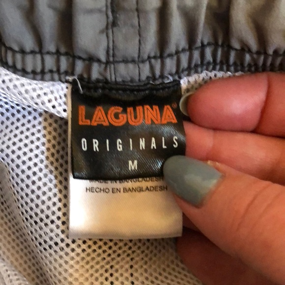 Men’s bathing suit in gray and black. - Picture 2 of 3